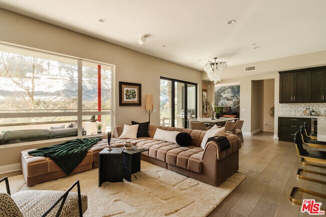 Building Photo - 12765 Bluff Creek Dr