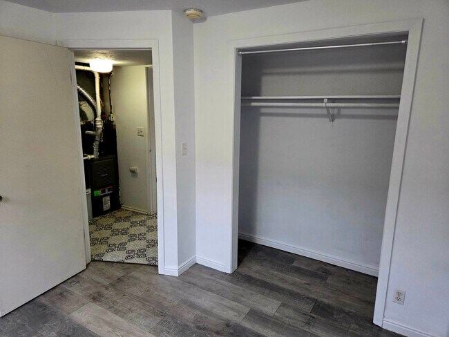 Building Photo - 1968 E 5850 S