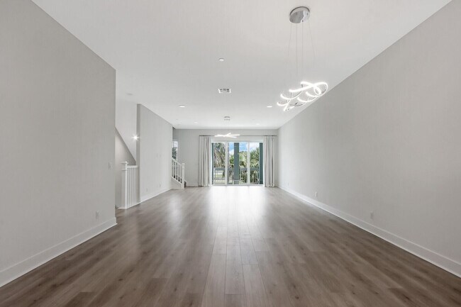 Building Photo - 12556 Gross Pointe Dr