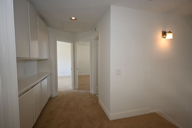 Building Photo - Immaculate 2 story 3 bedroom 2.5 bath house in Laguna Niguel