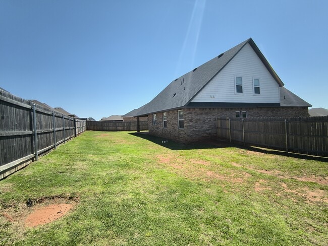 Building Photo - 6259 NW 178th Cir