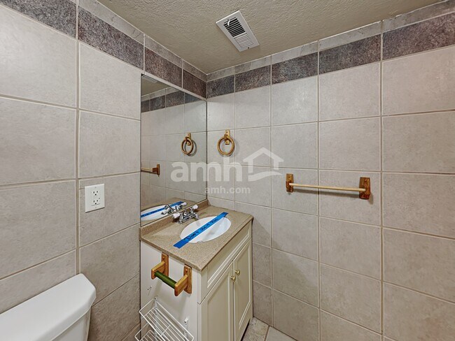 Building Photo - 1316 Osprey Way