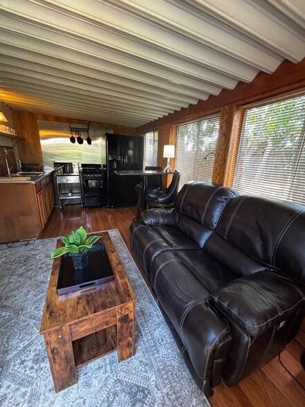 Building Photo - 487 Lado De Loma Dr