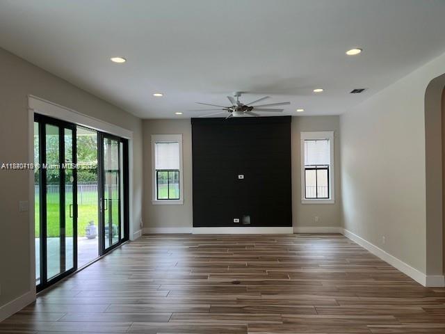Building Photo - 9140 Meridian Dr E