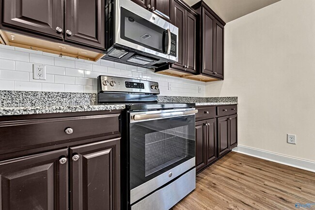 Building Photo - 130 Tybee Dr
