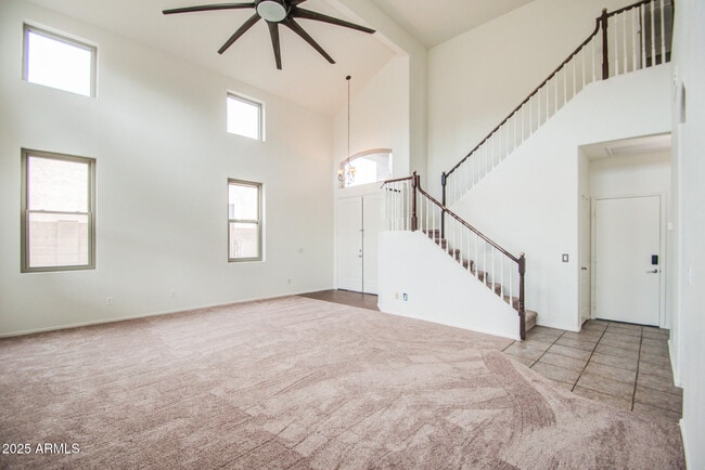 Building Photo - 3938 E San Pedro Ave
