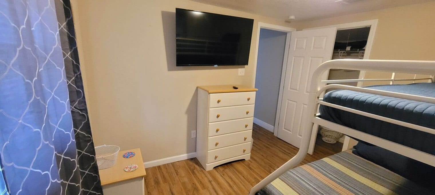 Building Photo - 1106 Fournier Ave