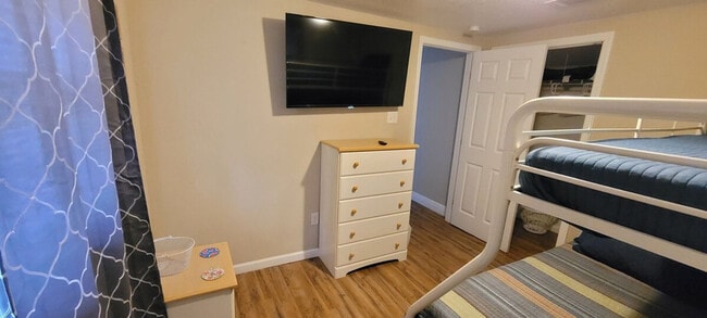 Building Photo - 1106 Fournier Ave