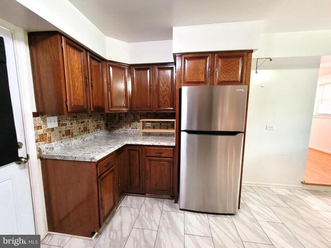 Building Photo - 6409 Higham Dr