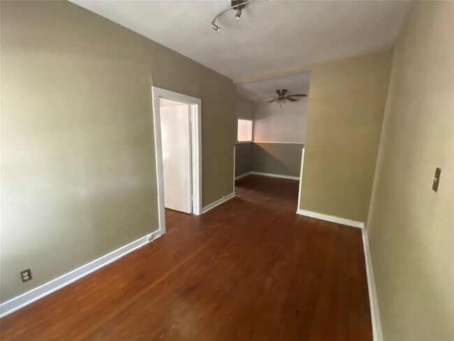 Building Photo - 2010 Taft St