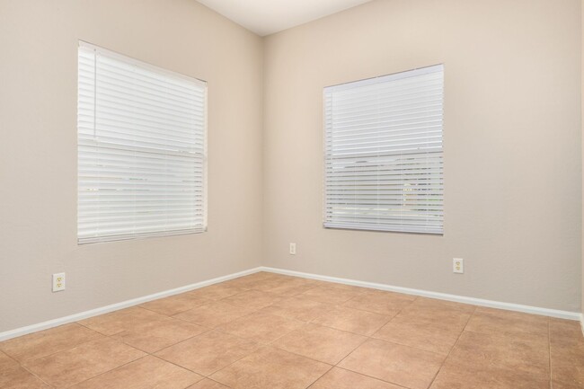 Building Photo - Check out this 3 bed/2 bath LARGE CORNER LOT!