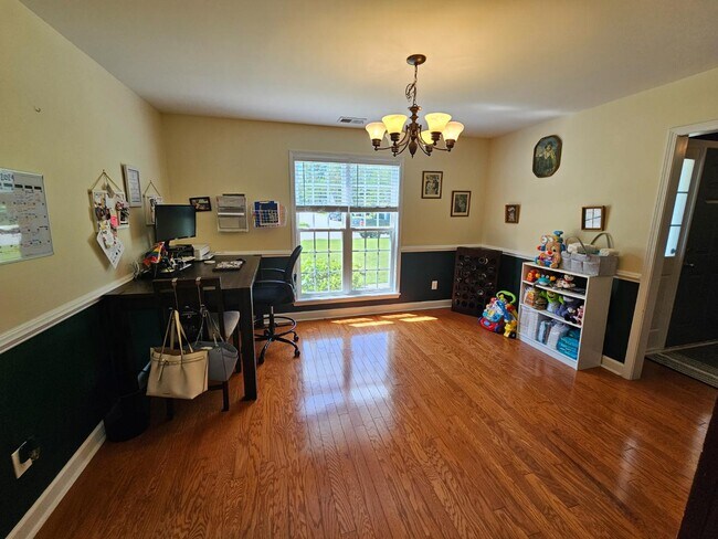 Building Photo - 230 Sorrel Tree Ln