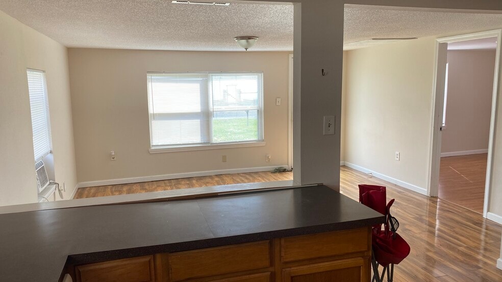 Building Photo - 912 Eighth St