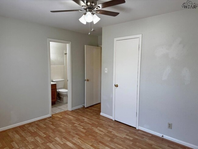 Building Photo - 4610 N Eden Hills Cir