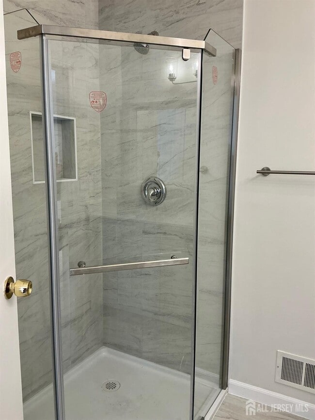 Building Photo - 246 Hyde Park Rd