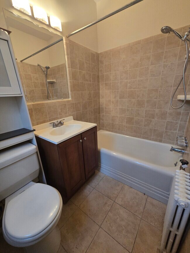 Building Photo - 1365 Kennedy St NW