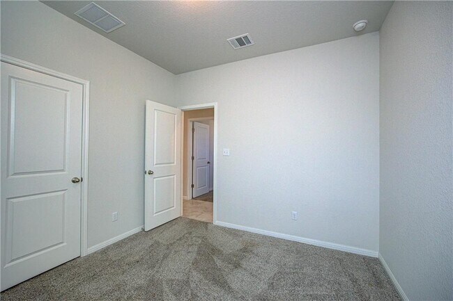 Building Photo - 128 Serpens St