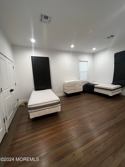 Building Photo - 255 Hollywood Ave