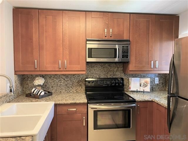 Building Photo - 7415 Charmant Dr