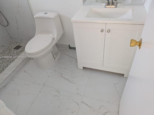 Building Photo - 6201 SW 37th St