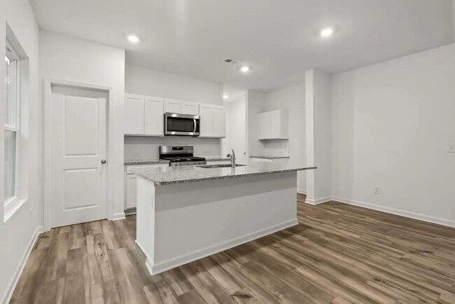 Building Photo - 2076 Boxwood Cir