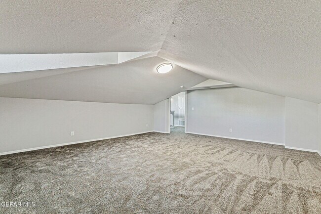 Building Photo - 2137 Shreya St