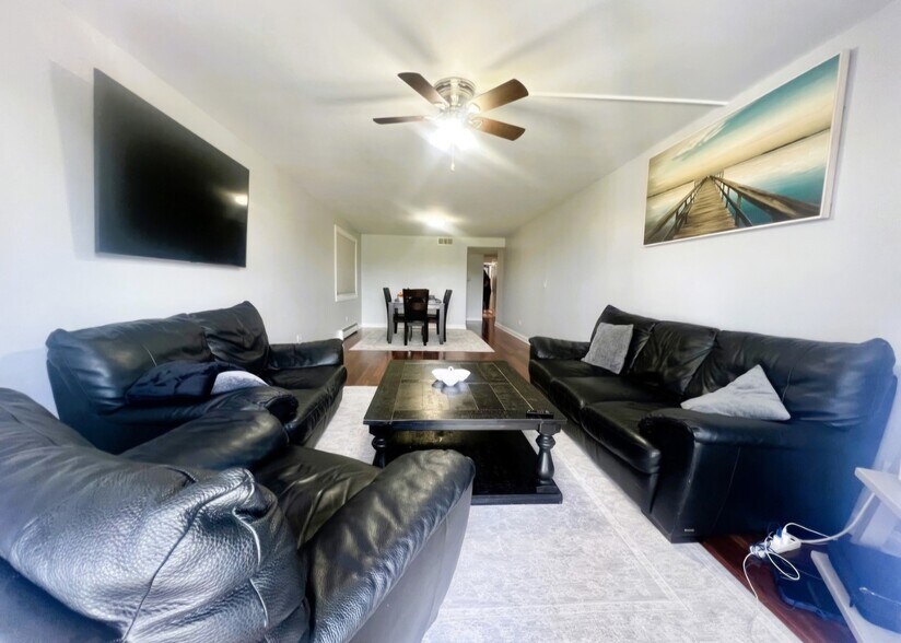 Building Photo - 5447 W Lawrence Ave