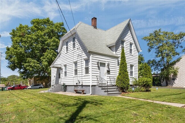 Building Photo - 9 Gardner Ave
