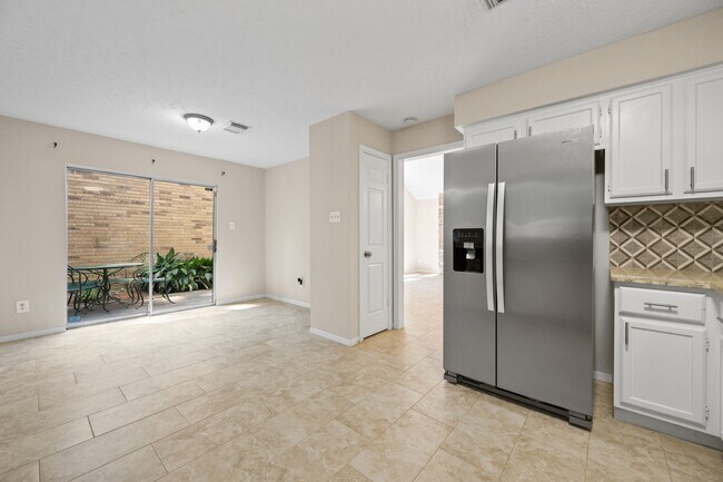 Building Photo - 3330 Beech Point Dr