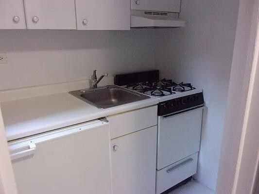 Building Photo - 108 E 38th St