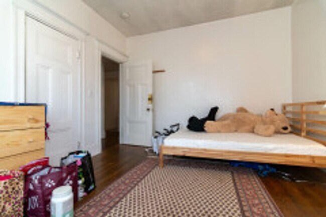 Building Photo - Updated BU West Campus / Packard's Corner 3 bed on Ashford St in Allston for Sept 2026!!!