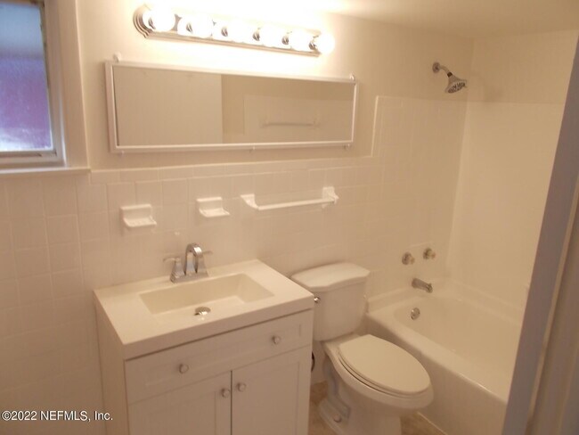 Building Photo - 5738 Cruz Rd