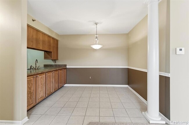 Building Photo - 15090 Northpointe Dr