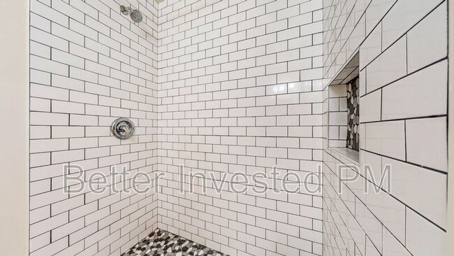 Building Photo - 531 Living Oak Ct