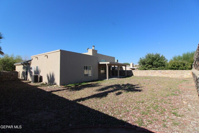 Building Photo - 6101 Los Siglos Dr