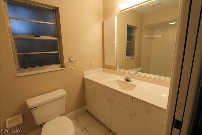 Building Photo - 787 98th Ave N