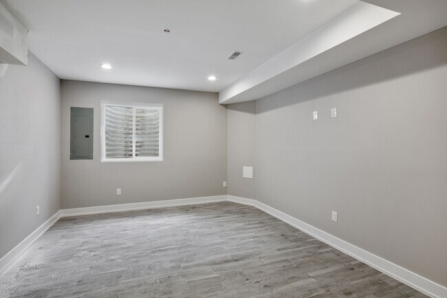 Building Photo - Brand New Luxury Apartment Brewerytown