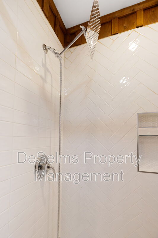 Building Photo - 4204 Brush Hill Rd