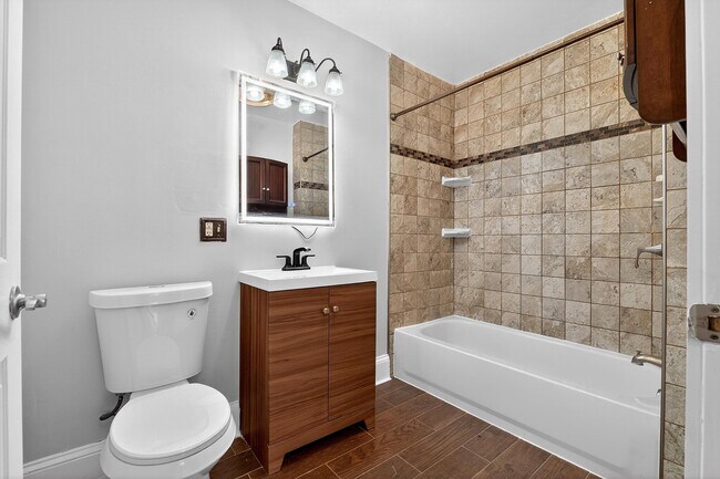 Building Photo - 608 Bramhall Ave