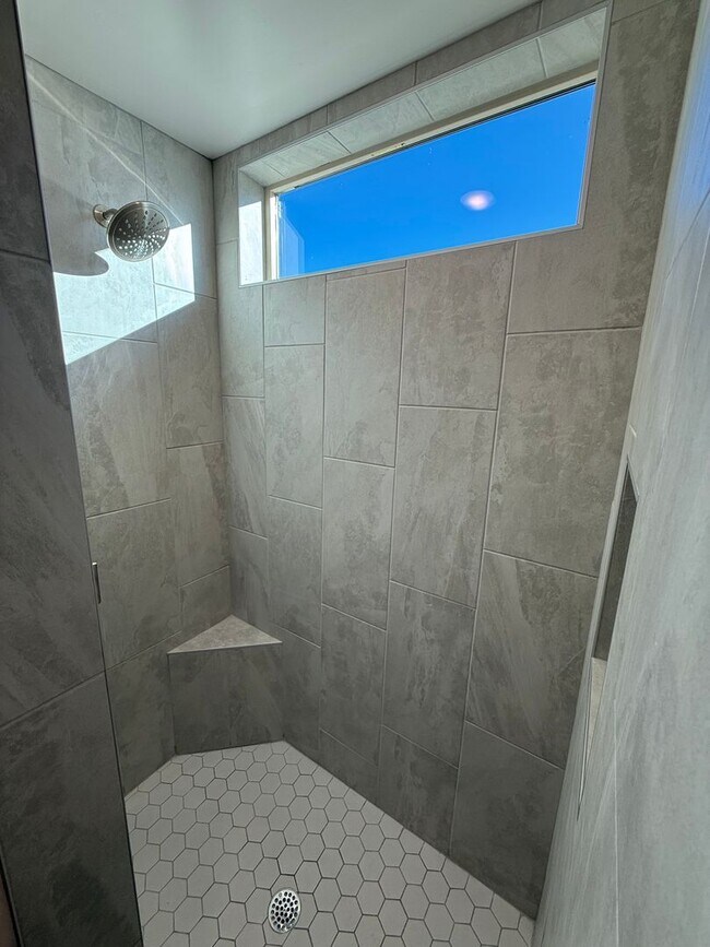 Building Photo - 5008 Sand Strm Rd