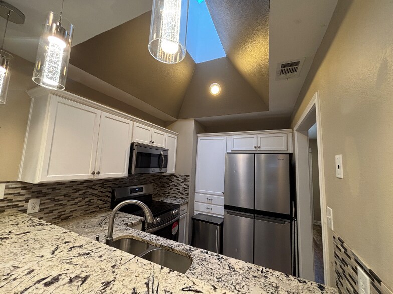 Building Photo - 9461 Timberleaf Dr