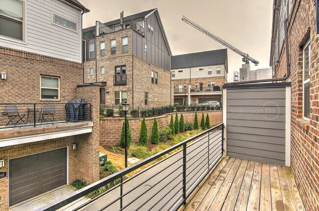 Building Photo - Luxury 3-Bed, 3.5-Bath Townhouse in Prime ...