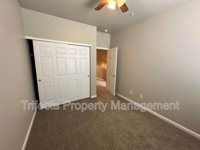 Building Photo - 2845 Willow Tree Ln