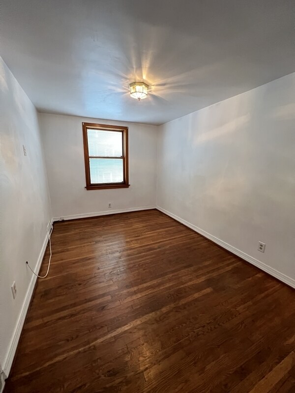 Building Photo - 1345 N 76th St