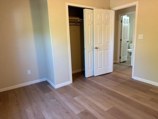Building Photo - 2 Bed 2 Bath in the wonderful Community of...