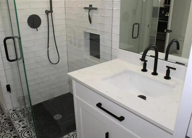 Building Photo - 5632 Willis Ave