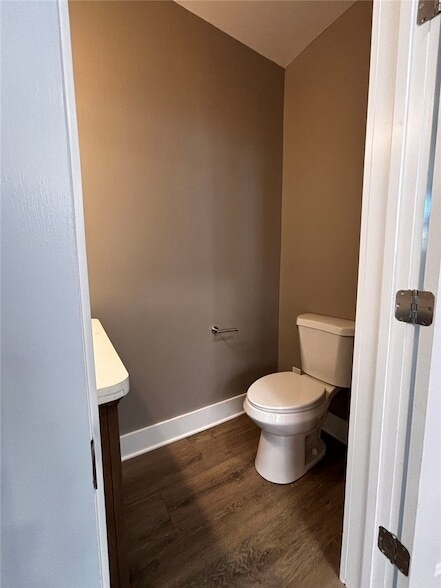 Building Photo - 533 N Euclid Ave