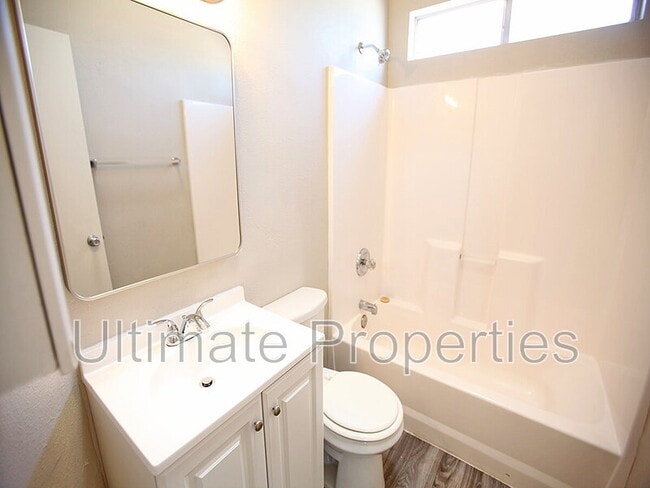 Building Photo - 8138 W Shangri La Rd