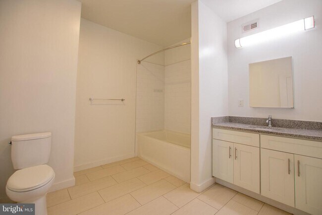 Building Photo - 224 Church St