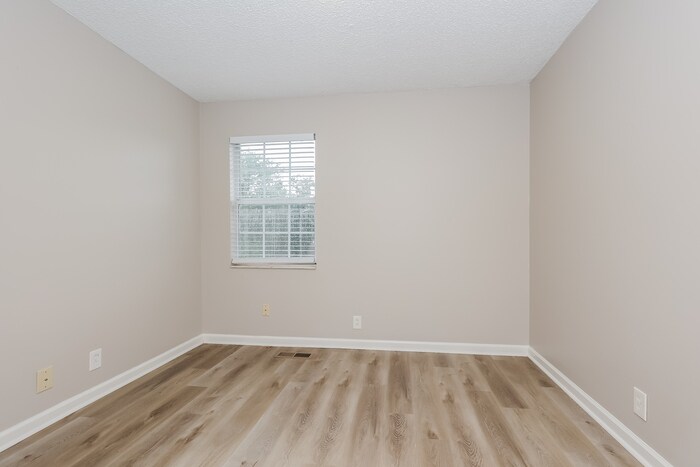Building Photo - 3233 Autumn Dr